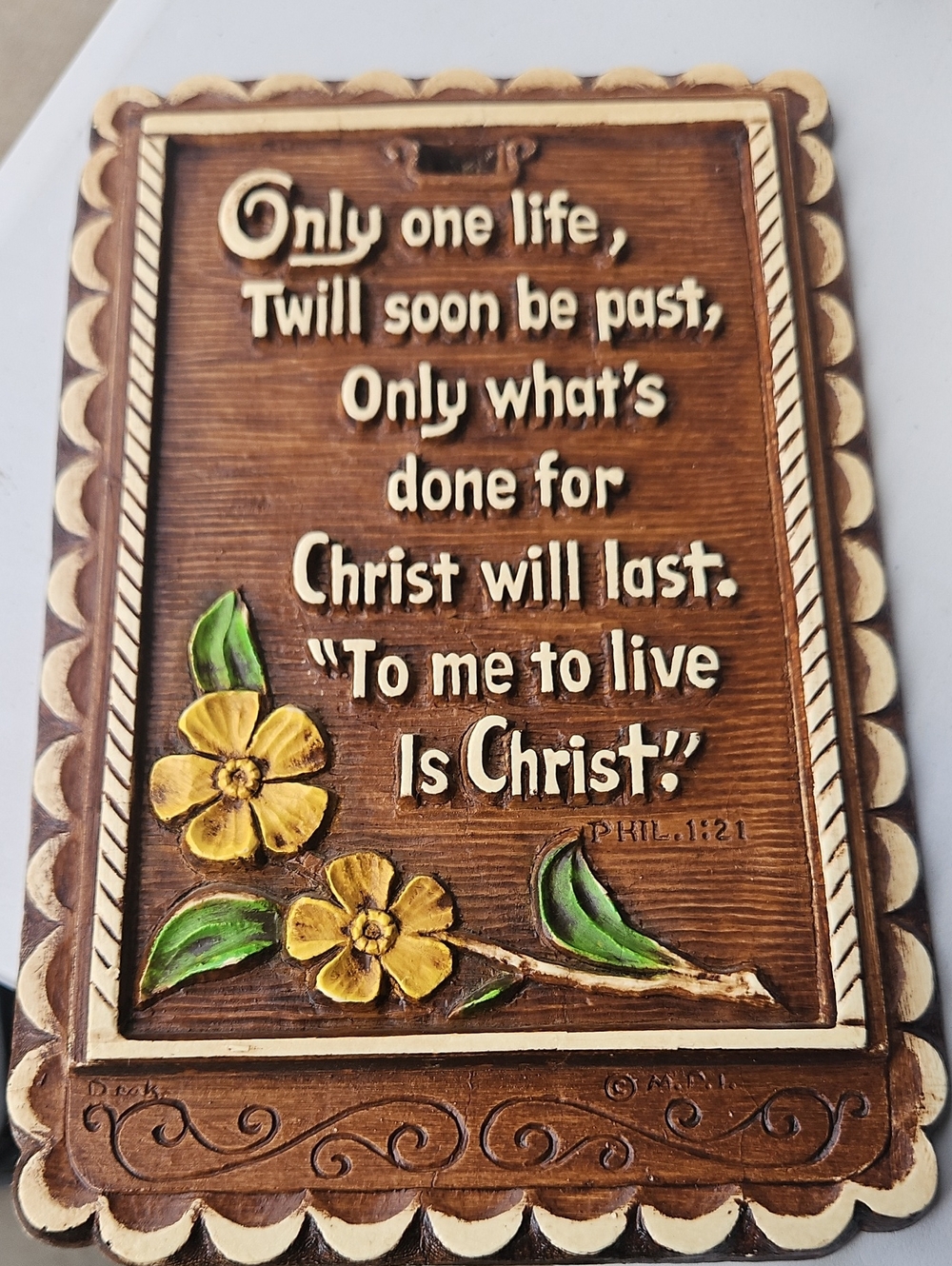 Religious Wall Plaque with Yellow Flowers - 'To Me to Live Is Christ'